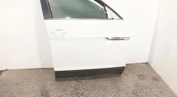 Volkswagen Atlas Cross Sport Front door