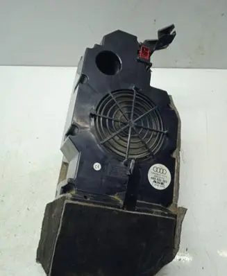 Audi A6 S6 C5 4B Subwoofer speaker 4B9035382