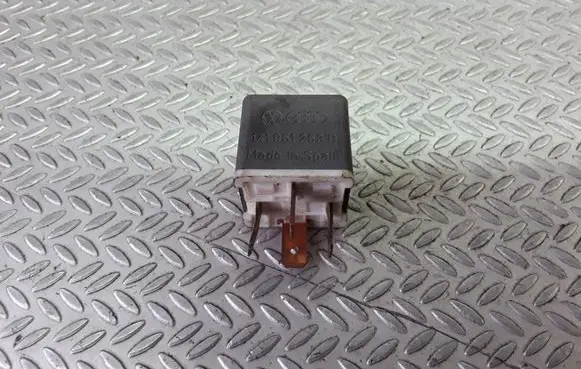 Volkswagen PASSAT B5.5 Other relay 141951253B 4RA00351029