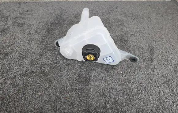 Maserati Grecale Coolant expansion tank/reservoir 50532261