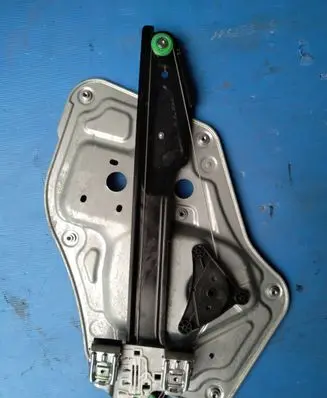 Skoda Yeti (5L) Front window lifting mechanism without motor 5L0837402