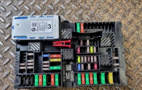 BMW 3 G20 G21 Fuse module 5A0E7D1 8795479
