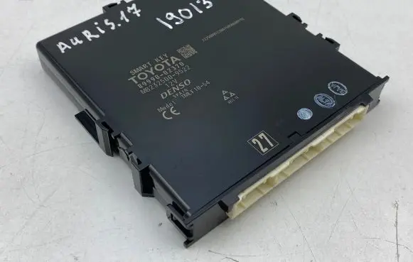 Toyota Auris E180 Other control units/modules 8999002370 MB2325009522