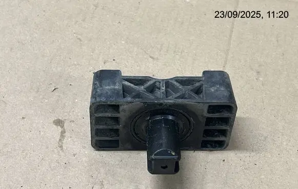 Mercedes-Benz E W213 Jacking socket point A2046900009 2046900009