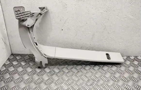 Chrysler Pacifica (C) pillar trim 6AO42PD2AE 5SB94PD2AG