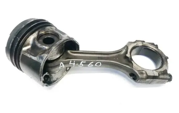 Toyota Auris 150 Piston with connecting rod