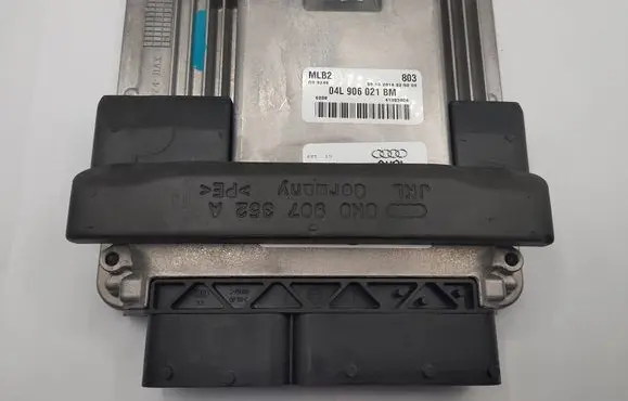 Audi A4 S4 B8 8K Engine control unit/module 04L906021BM 41303856