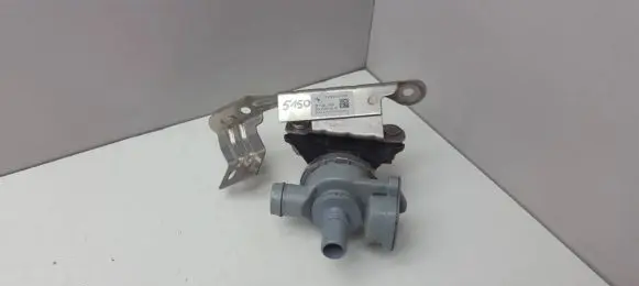 BMW 3 G20 G21 Vacuum pump 745949105