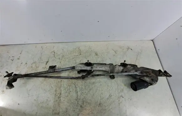 Nissan Almera Tino Front wiper linkage 