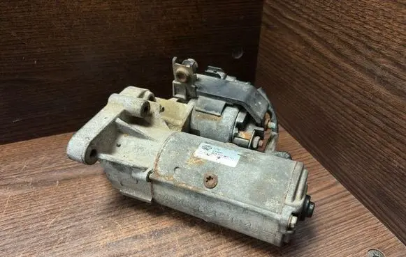 Renault Master II Starter motor 26007800 8EA011610