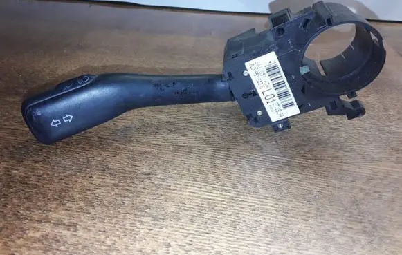 Volkswagen Golf IV Indicator stalk 8L0953513G 202852