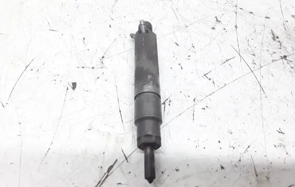 Skoda Octavia Mk1 (1U) Fuel injector 028130202P