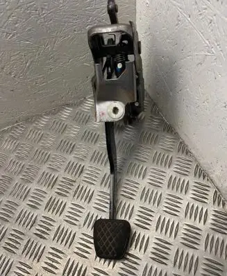 Honda CR-V Brake pedal PKM14S