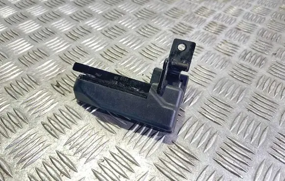 Ford Grand C-MAX Sliding door bottom rail AM5138A12AE