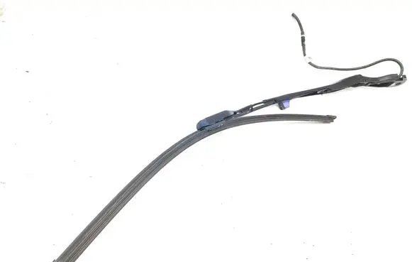 Front wiper blade arm