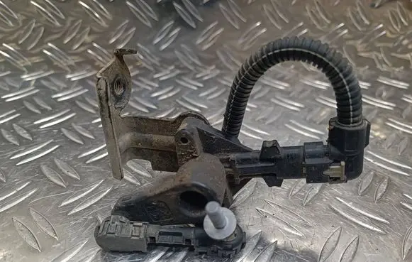Headlight/headlamp level sensor