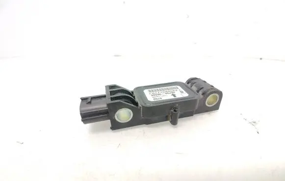 Suzuki Grand Vitara II Airbag deployment crash/impact sensor 3893065J30 0477020562 W002T11871