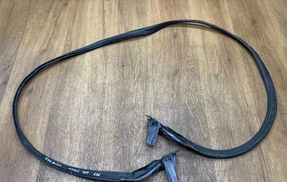 BMW 2 F22 F23 Seal rubber (tailgate) 7310944
