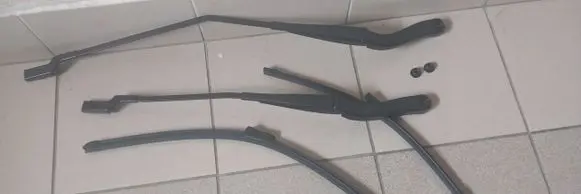 Renault Trafic III (X82) Front wiper blade arm 288812359R