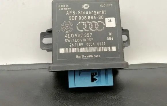 Audi Q7 4L Light module LCM 5DF00888630 4L0907357