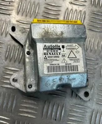 Renault Laguna I Airbag control unit/module 8200138952 601958800 D095C141128