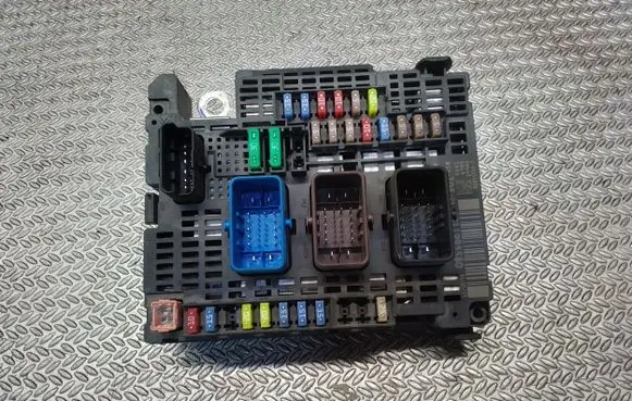 Citroen Jumpy Fuse module 9811995580