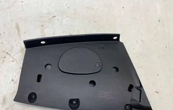 Maserati Levante Other trunk/boot trim element 670043362