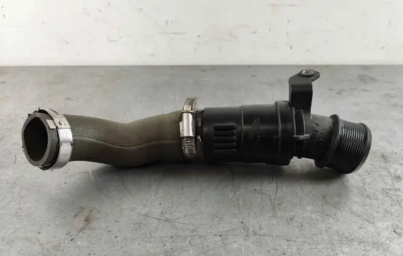 Jaguar F-Pace Intercooler hose/pipe T2H2549