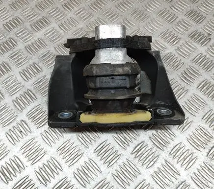 Volvo V60 Engine mount bracket 32137494