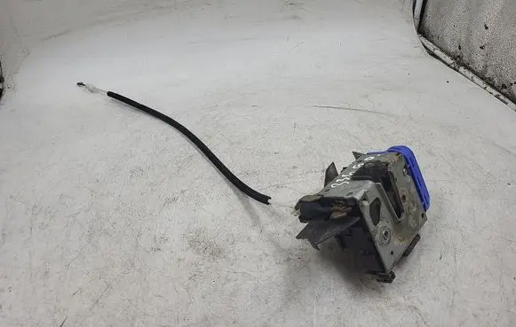 Audi A4 S4 B5 8D Rear door lock 