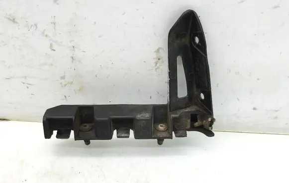 Audi TT TTS Mk2 Front bumper mounting bracket 8J0807184B