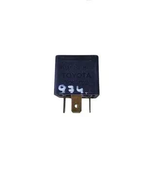 Toyota Avensis T220 Other relay 9008087005 0332019167