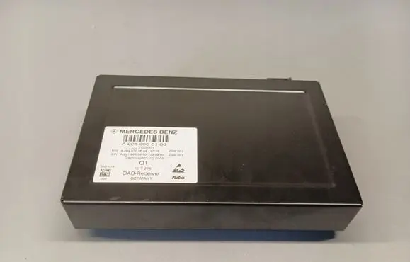 Mercedes-Benz CLS C218 X218 Aerial antenna amplifier A2219000100