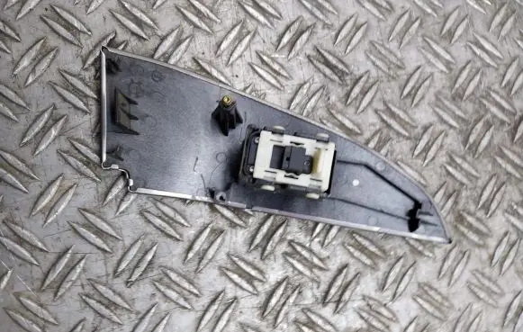 Mercedes-Benz C W203 Electric window control switch