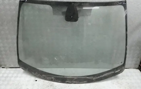 Renault Clio III Front windscreen/windshield window 