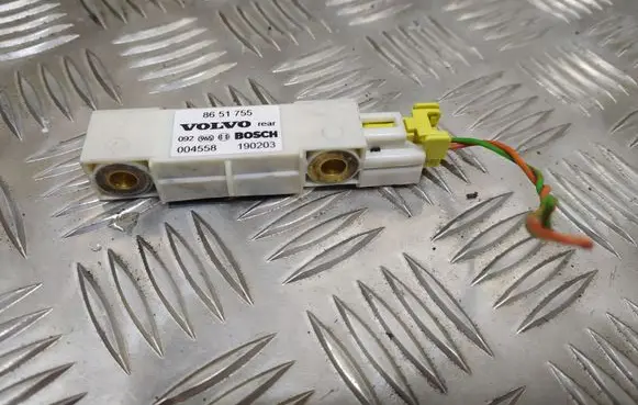Volvo XC90 Airbag deployment crash/impact sensor 8651755 190203 004558