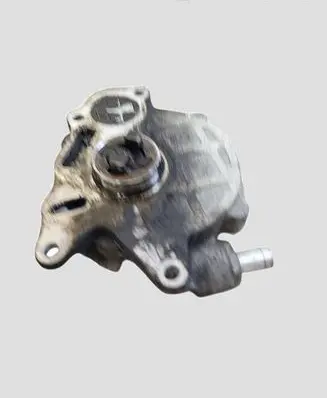 Volkswagen Golf VI Vacuum pump 03L145100