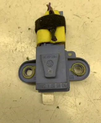 Volkswagen Golf V Airbag deployment crash/impact sensor 1K0955557A