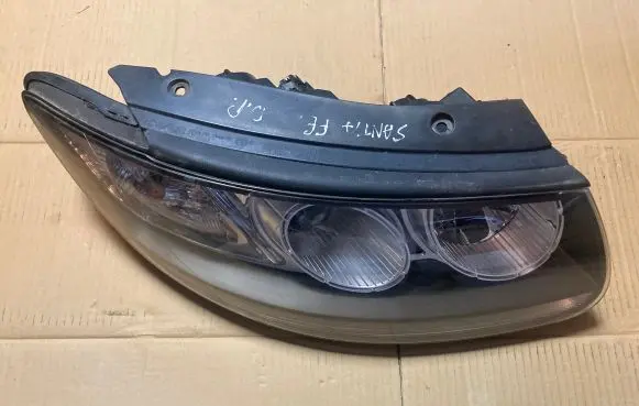 Hyundai Santa Fe Headlight/headlamp