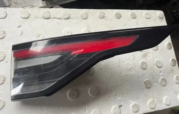 Land Rover Discovery 5 Rear/tail lights HY3213404AF