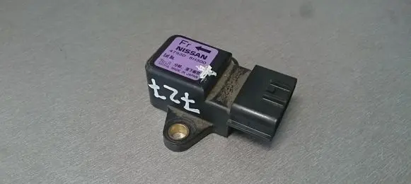 Nissan X-Trail T30 Airbag deployment crash/impact sensor 479308H300