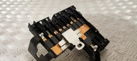 BMW 5 GT F07 Current control relay 10688710