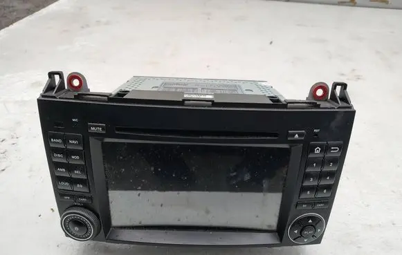Radio/CD/DVD/GPS head unit