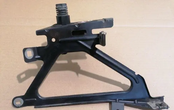 BMW 7 F01 F02 F03 F04 Radiator support slam panel bracket 7184179