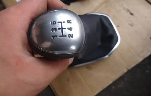 Ford Fiesta Gear lever shifter trim leather/knob XXXXXXXXXXX