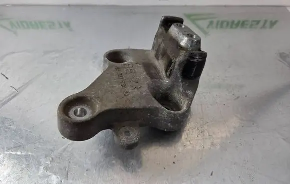 Opel Combo E Gearbox mounting bracket 9673772980