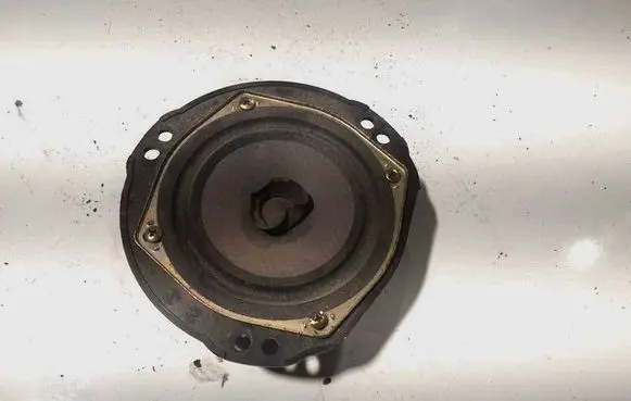 Subaru Forester SF Front door speaker EAS12P492A