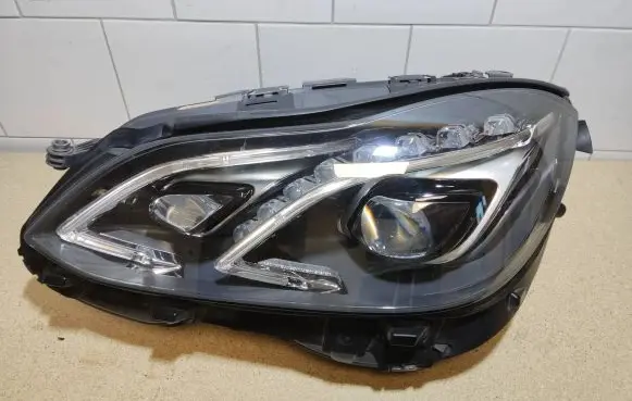 Mercedes-Benz E W212 Headlight/headlamp A2128209559