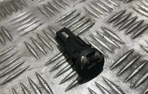 Ford Fiesta Tailgate opening switch 2s6t19b514aa 2s6t-19b514-aa