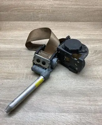 BMW 7 E65 E66 Front seatbelt 33024838